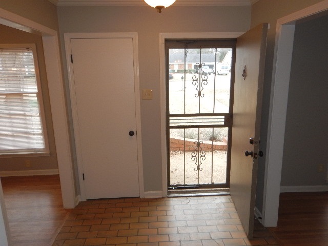 5840 Knight Arnold Road Memphis, TN 38115 - Photo 3 of 25