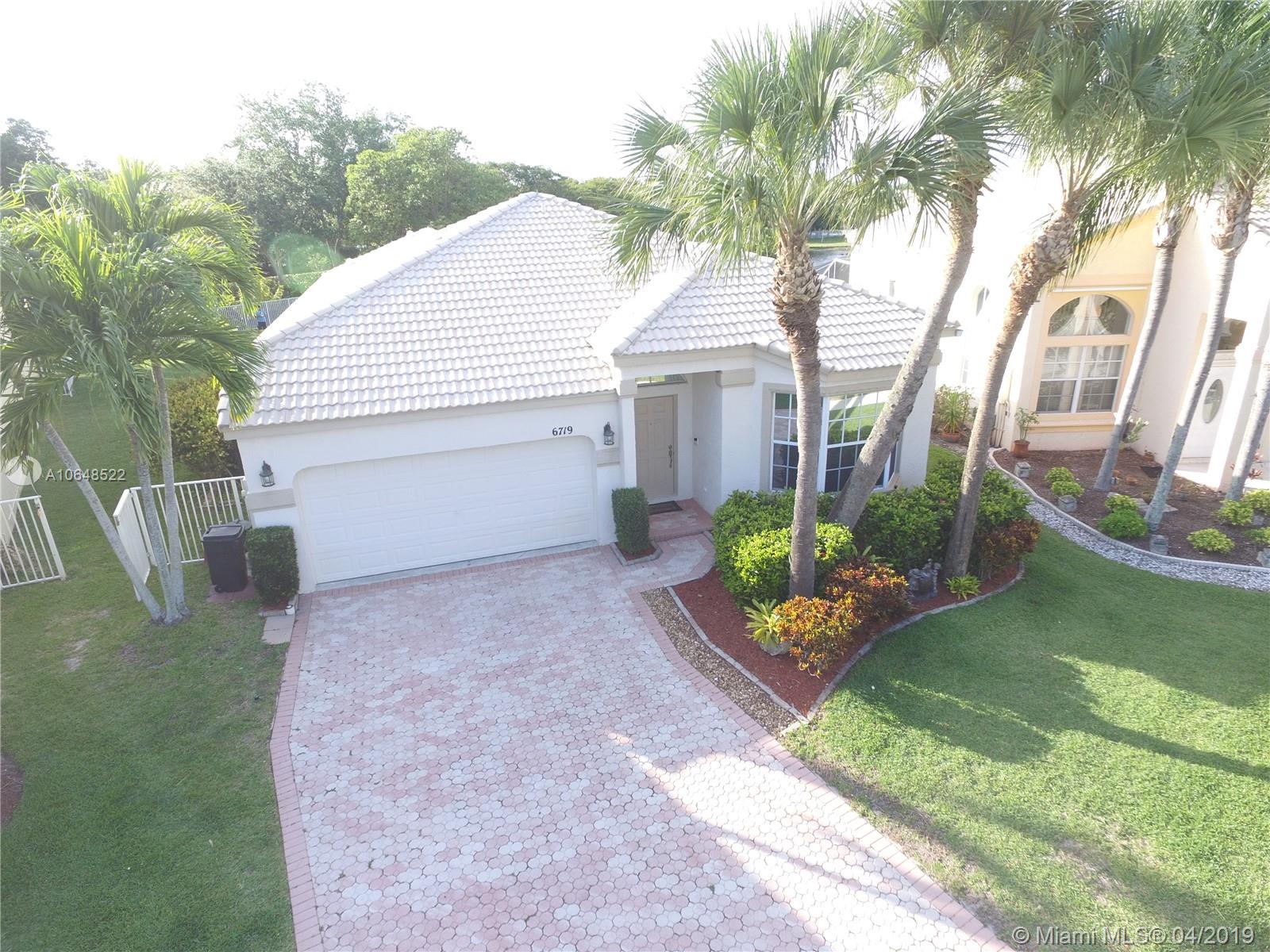 6719 Ashburn Road Lake Worth, FL 33467 - Photo 2 of 23