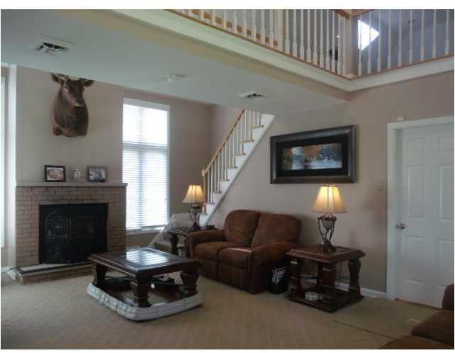4774 Baldwin Manor Road Whitehall, PA 15227 - Photo 8 of 21 Gallery Image 8