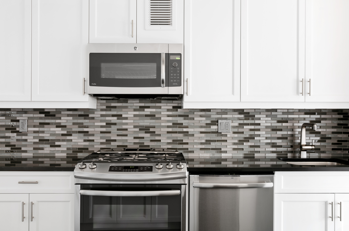 20 West 64th Street, Unit 32E Manhattan, NY 10023 - Photo 4 of 17