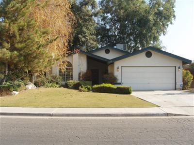 6308 Castleton Street Bakersfield, CA 93313 - Photo 1 of 15 Gallery Image 1