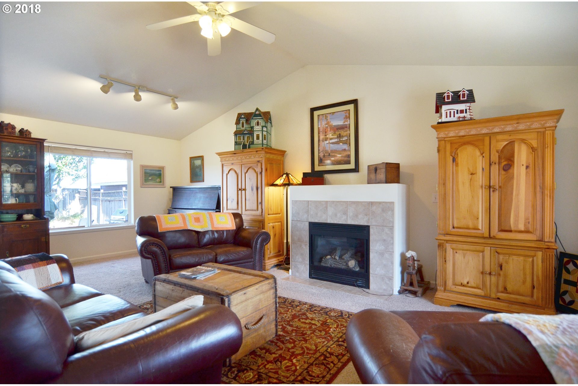 1648 Iron Horse Road Eugene, OR 97402 - Photo 14 of 24 Gallery Image 14