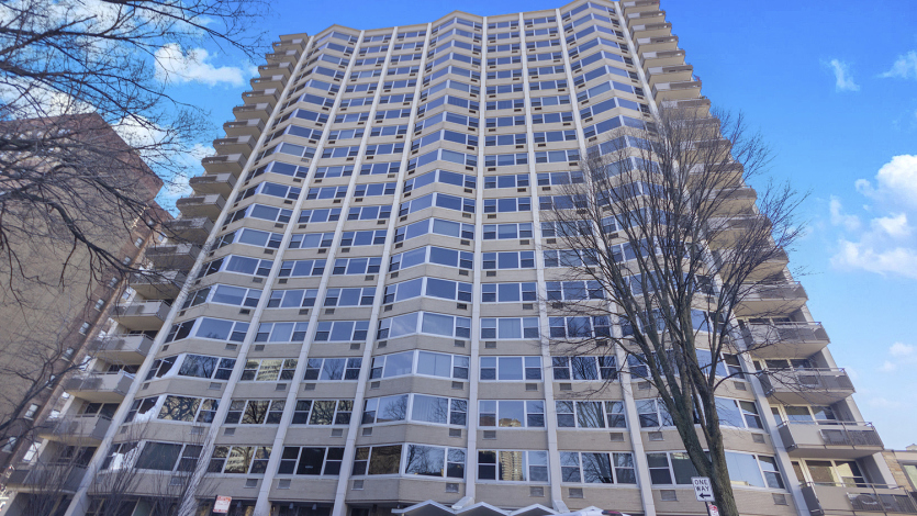 555 W Cornelia Ave, Chicago, IL 60657 - Photo 1 of 5