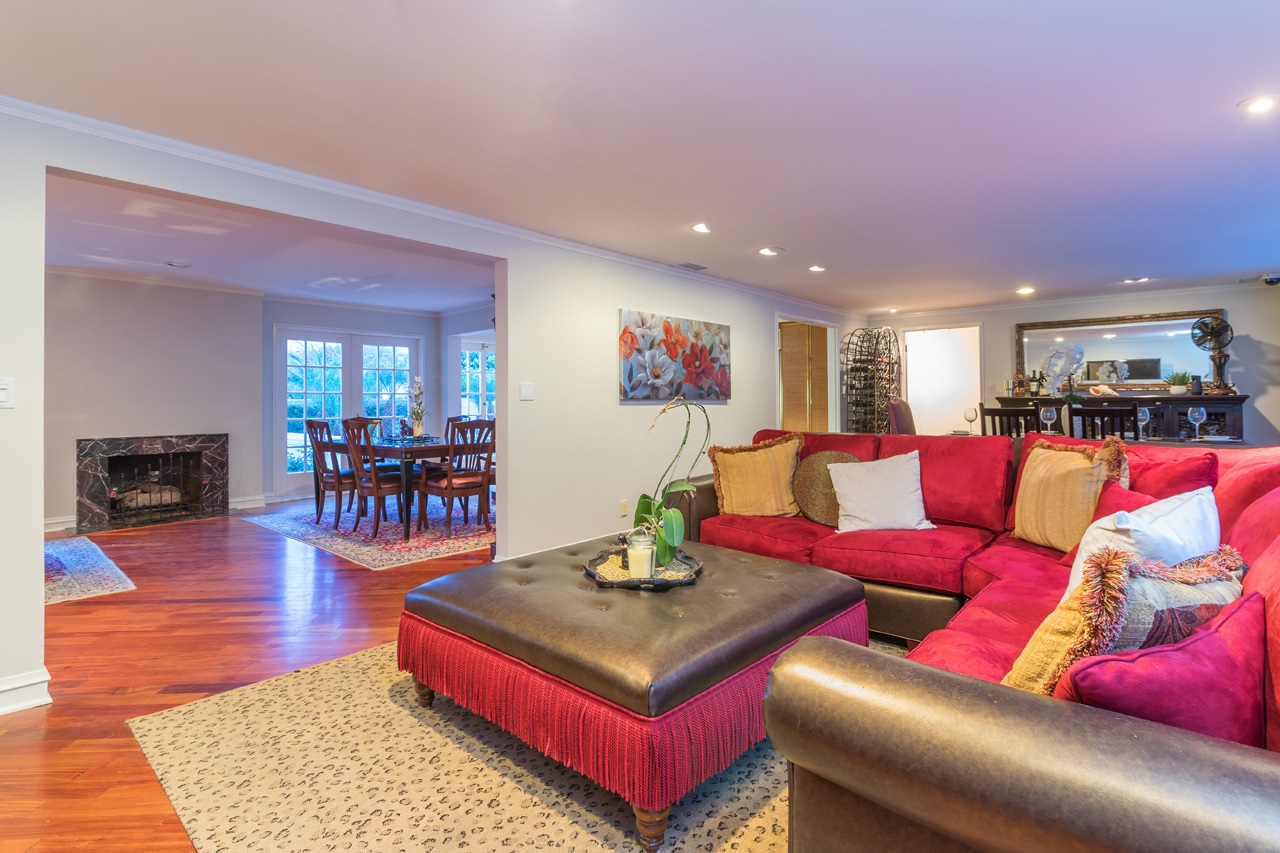 2569 Hidden Valley Road La Jolla, CA 92037 - Photo 3 of 15