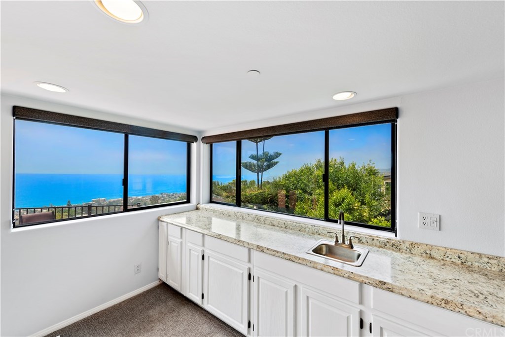 1055 Summit Drive Laguna Beach, CA 92651 - Photo 34 of 75