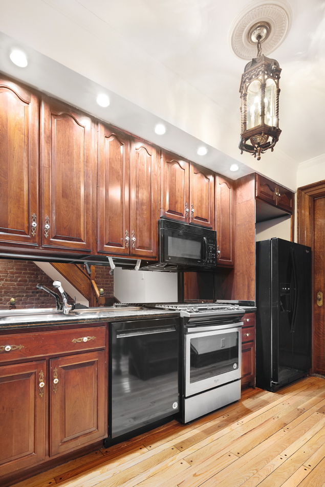 106 8th Avenue, Unit 1R Brooklyn, NY 11215 - Photo 5 of 8