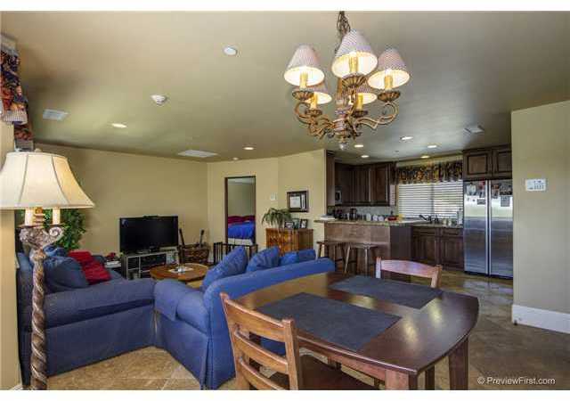 1772 Rabbit Hill Fallbrook, CA 92028 - Photo 25 of 25 Guest house living room