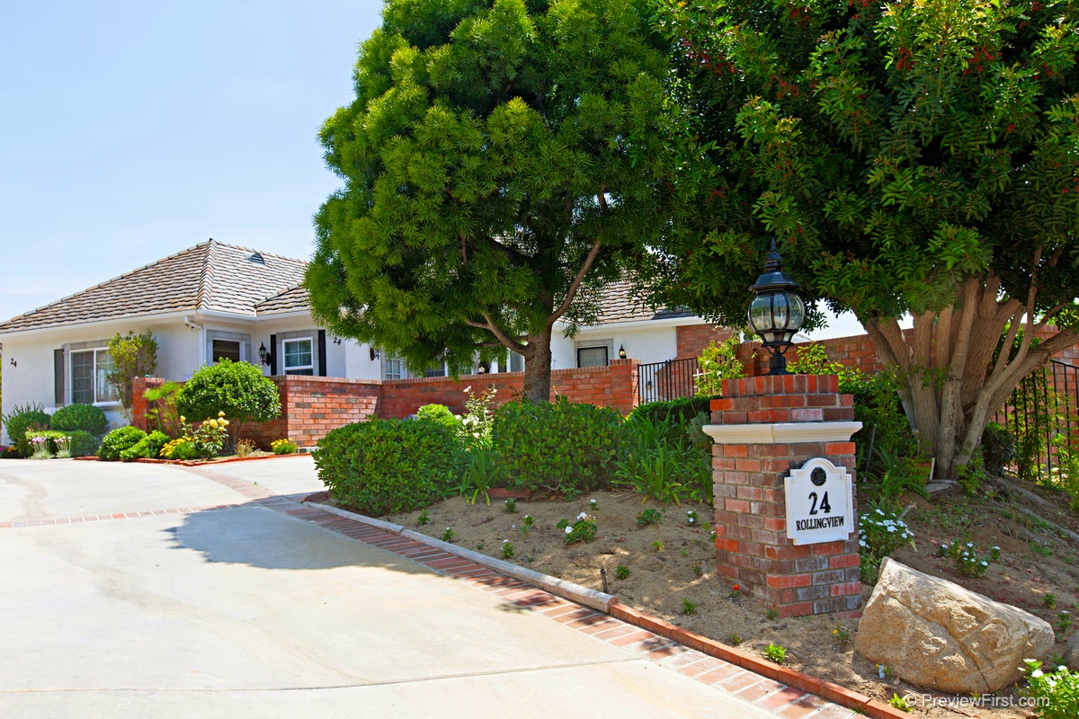 24 Rollingview Lane Fallbrook, CA 92028 - Photo 1 of 18