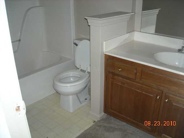 6947 Snyder Road Memphis, TN 38141 - Photo 10 of 10 Here's the master bath