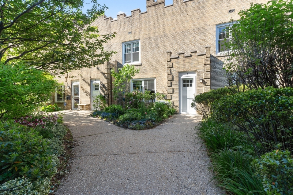 Castle Village 110 Cabrini Blvd, Manhattan, NY 10033 - Photo 2 of 20