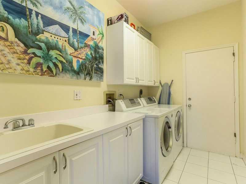 5774 Southwest 76th Terrace South Miami, FL 33143 - Photo 22 of 35