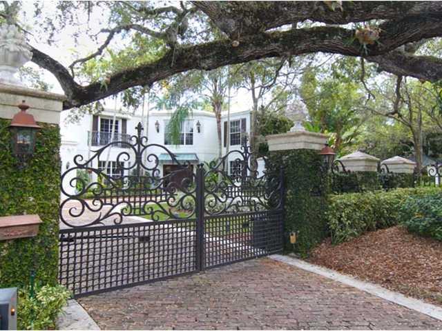 4086 Battersea Road Coconut Grove, FL 33133 - Photo 2 of 25 Gallery Image 2