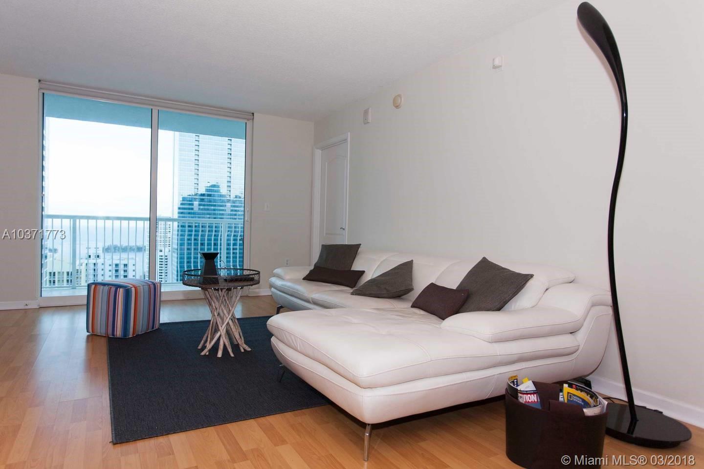 1200 Brickell Bay Drive, Unit 3915 Miami, FL 33131 - Photo 7 of 40