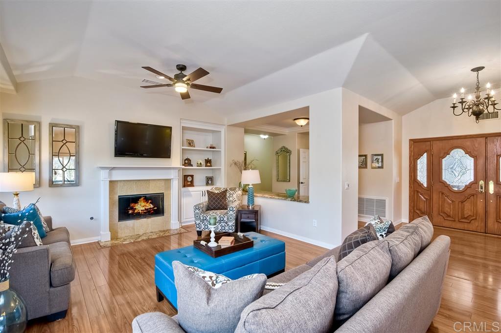 4013 Pala Mesa Oaks Drive Fallbrook, CA 92028 - Photo 3 of 25