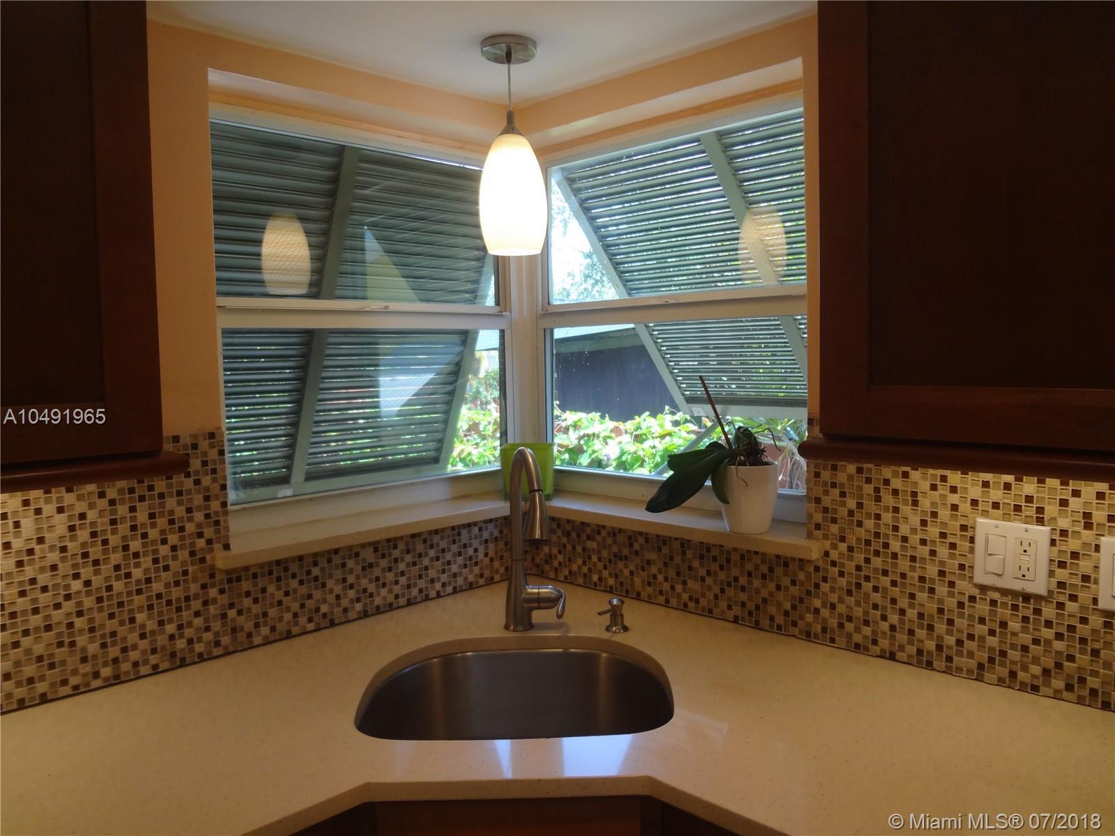 612 North Park Road Hollywood, FL 33021 - Photo 16 of 26