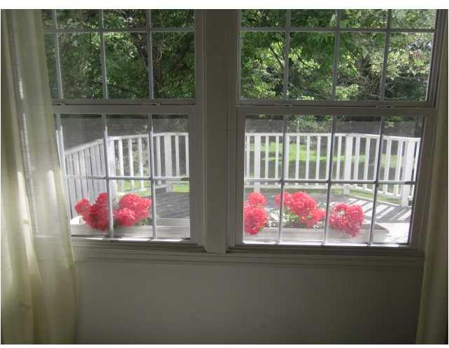 163 Foxcroft Road Pittsburgh, PA 15220 - Photo 3 of 25 Gallery Image 3