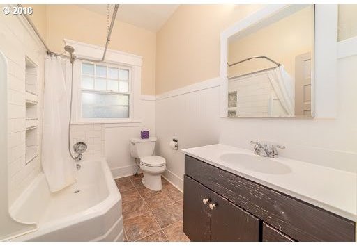 503 5th Street Springfield, OR 97477 - Photo 8 of 32
