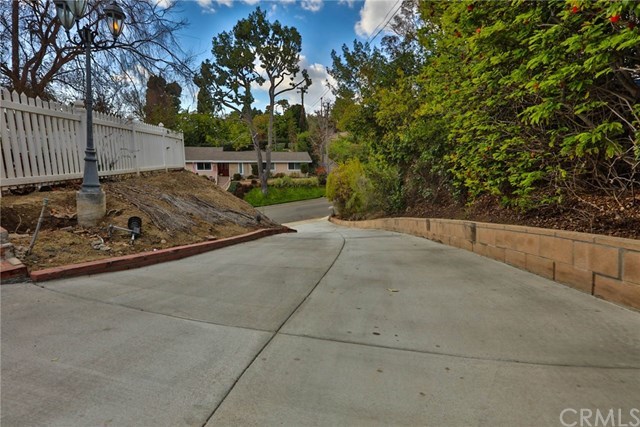 7830 Elden Avenue Whittier, CA 90602 - Photo 34 of 34 Driveway