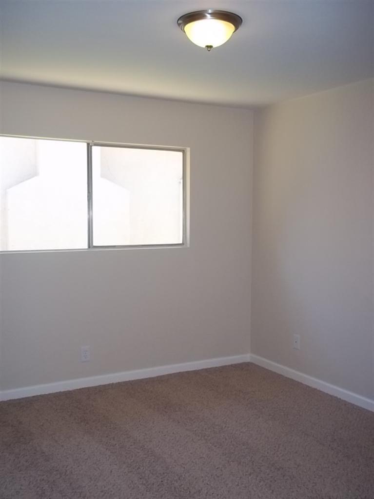 2205 Sandpiper Road Bakersfield, CA 93309 - Photo 13 of 20 Gallery Image 13