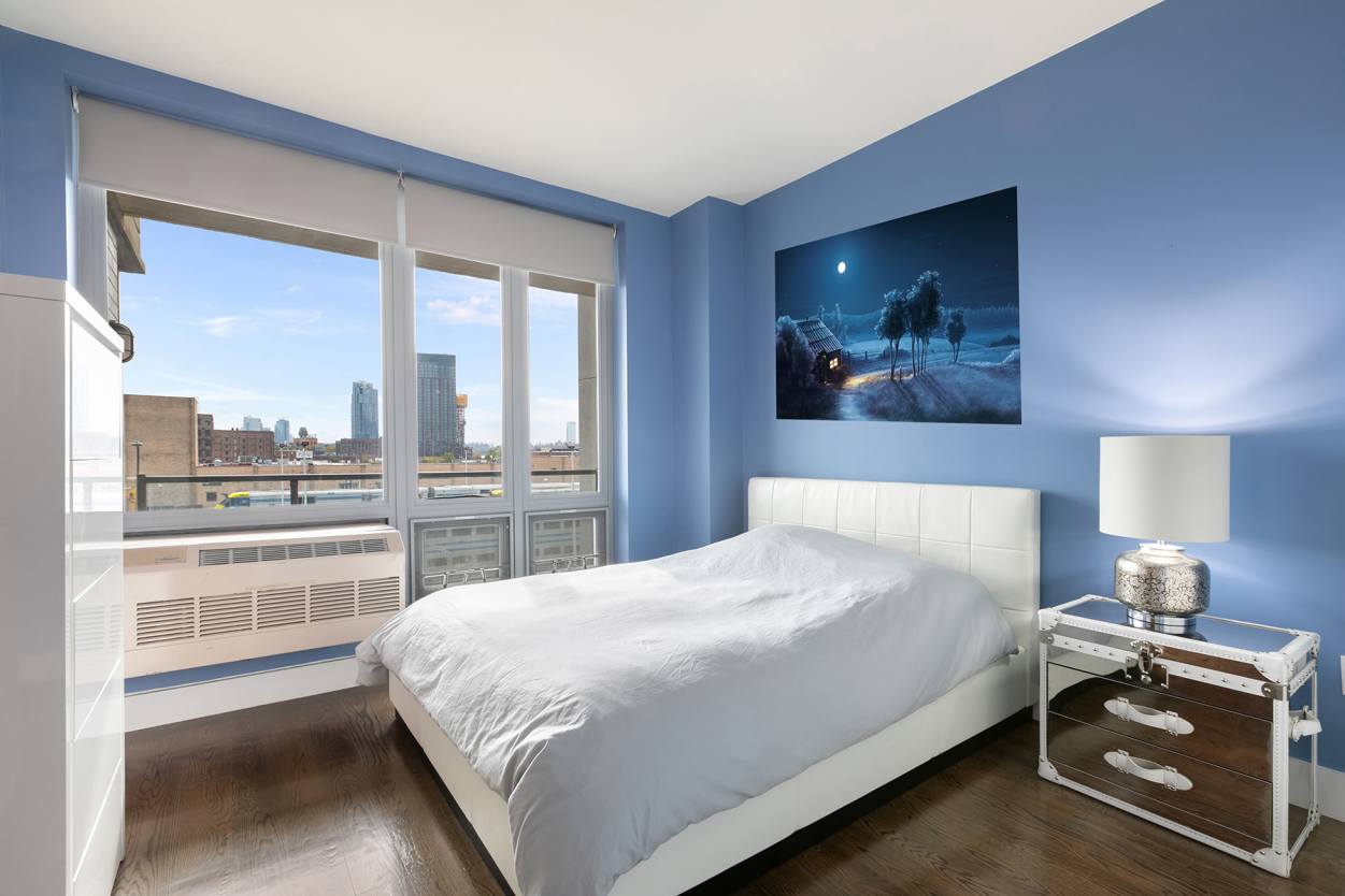 5-49 Borden Avenue, Unit 3M Queens, NY 11101 - Photo 4 of 10