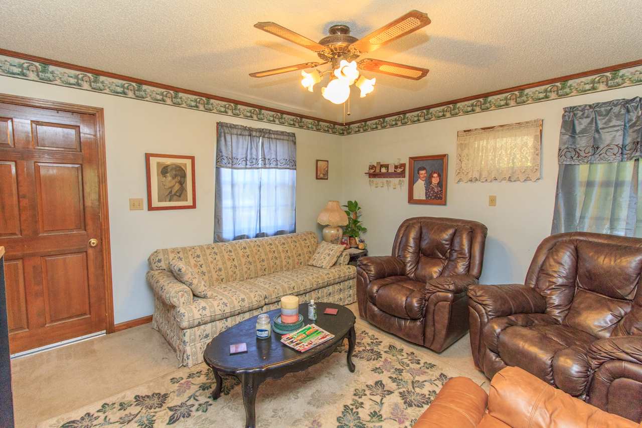 405 Emmons Road Selmer, TN 38375 - Photo 3 of 15 Gallery Image 3