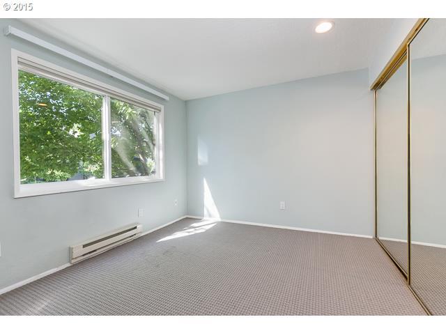 5606 South Riverside Lane, Unit 5 Portland, OR 97239 - Photo 5 of 16 Gallery Image 5