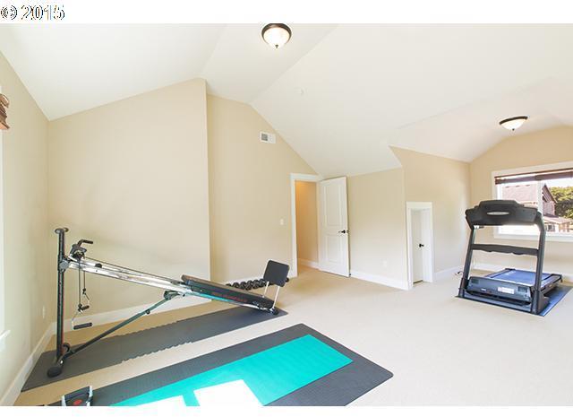 7006 Southwest Raz Court Portland, OR 97223 - Photo 12 of 16 Gallery Image 12