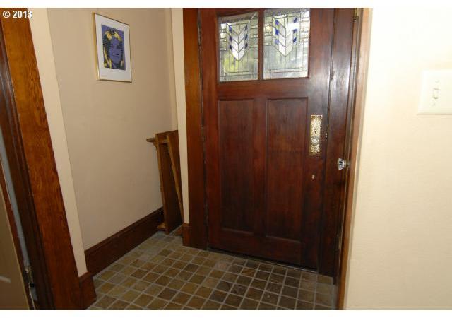 1206 Southwest Carson Street Portland, OR 97219 - Photo 10 of 16 Gallery Image 10
