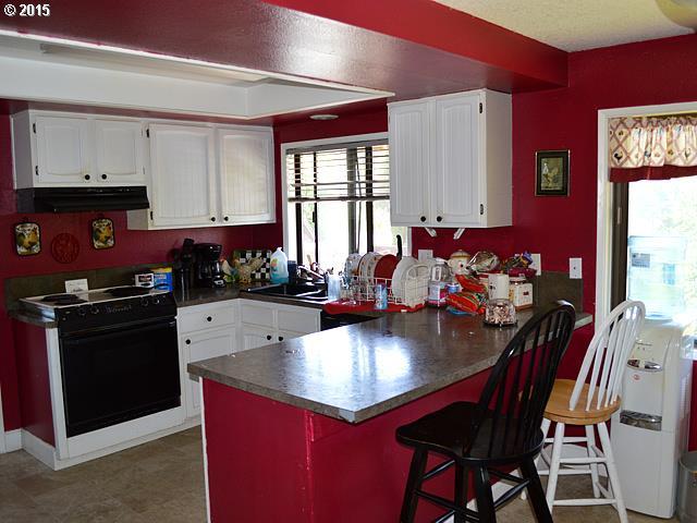1642 Southwest 4th Street Gresham, OR 97080 - Photo 3 of 8 Gallery Image 3