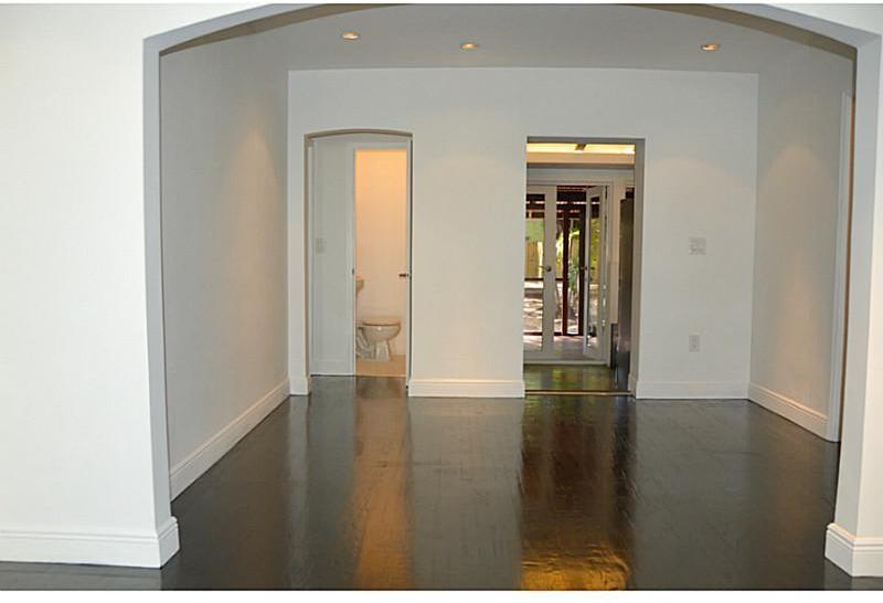 250 Southwest 19th Road Miami, FL 33129 - Photo 16 of 35