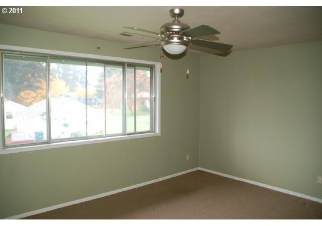 12815 Southeast Stark Street Portland, OR 97233 - Photo 9 of 16