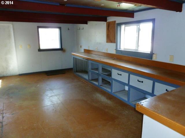 60 Southwest Wheeler Street Winston, OR 97496 - Photo 15 of 16 Gallery Image 15