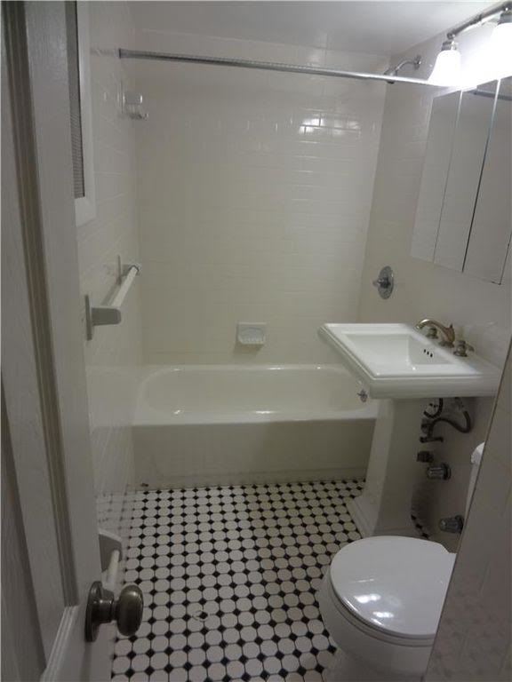 328 West 19th Street, Unit 2C Manhattan, NY 10011 - Photo 5 of 6