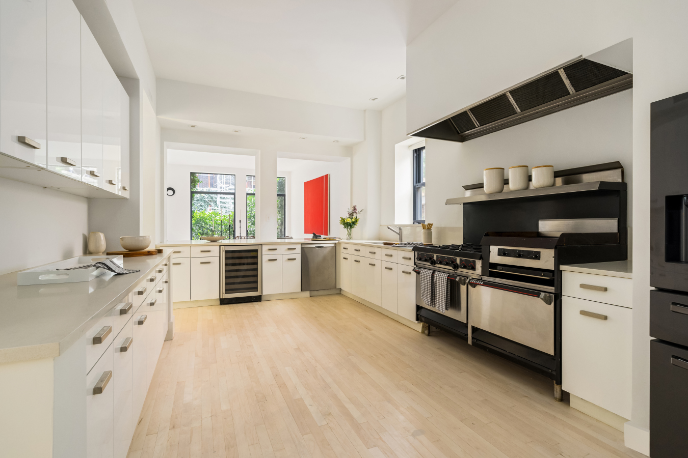 134 Charles Street, Unit The Flat Manhattan, NY 10014 - Photo 4 of 10