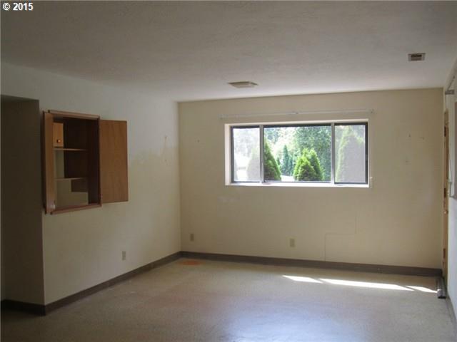 3225 Virginia Way Longview, WA 98632 - Photo 10 of 16 Gallery Image 10