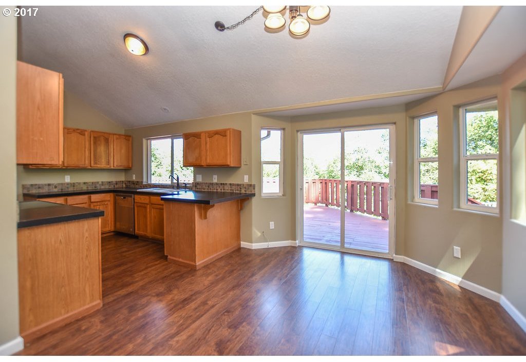 866 Schaffran Road Castle Rock, WA 98611 - Photo 12 of 20 Gallery Image 12