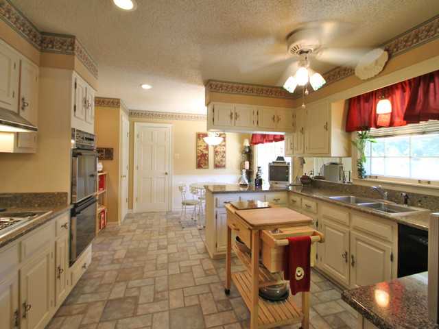 6881 Neshoba Road Germantown, TN 38138 - Photo 11 of 24 Gallery Image 11
