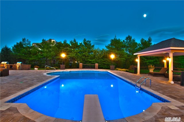 4 Legends Circle Melville, NY 11747 - Photo 19 of 20