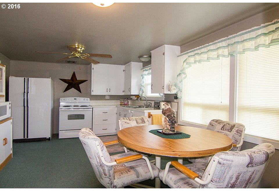 443 East 4th Avenue Riddle, OR 97469 - Photo 11 of 23