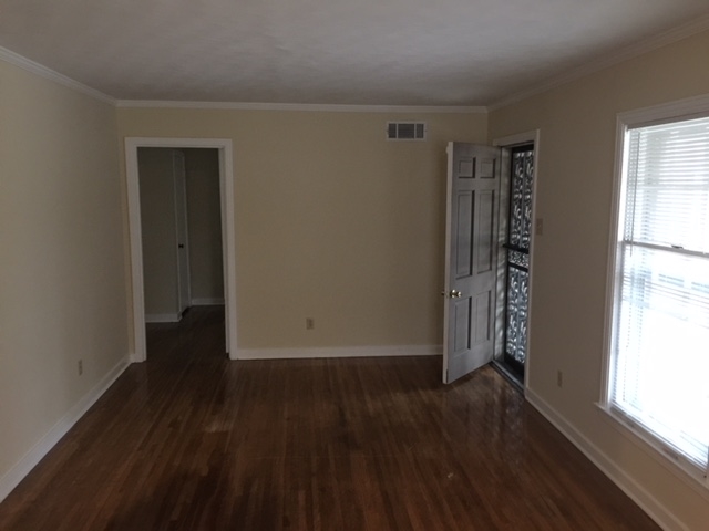 456 North White Station Road Memphis, TN 38120 - Photo 2 of 13