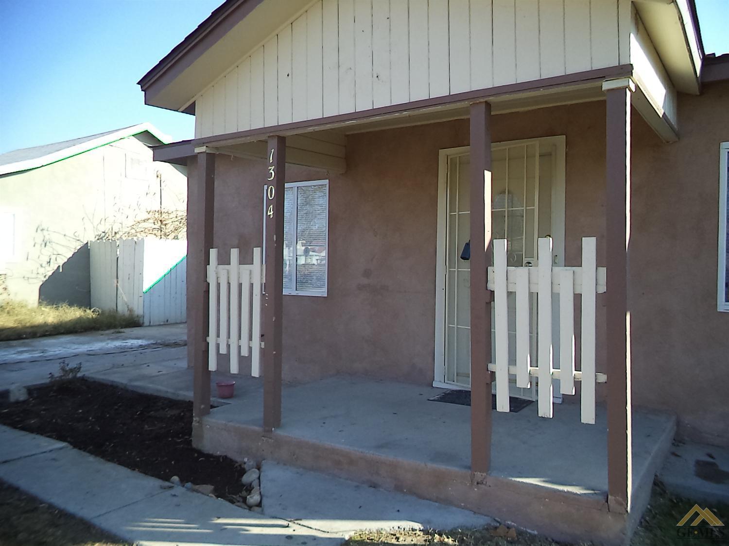 1304 Sequoia Drive Bakersfield, CA 93308 - Photo 2 of 17