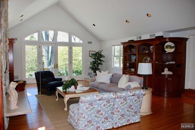 714 Parsons Road Ridgewood, NJ 07450 - Photo 8 of 25