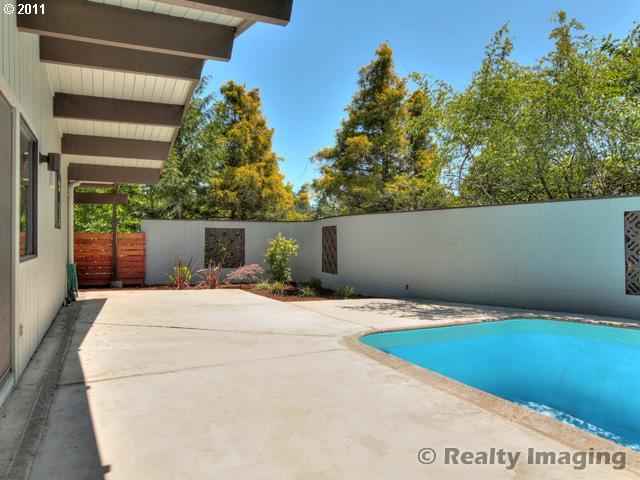 7030 Southwest Gable Parkway Portland, OR 97225 - Photo 12 of 13 Gallery Image 12