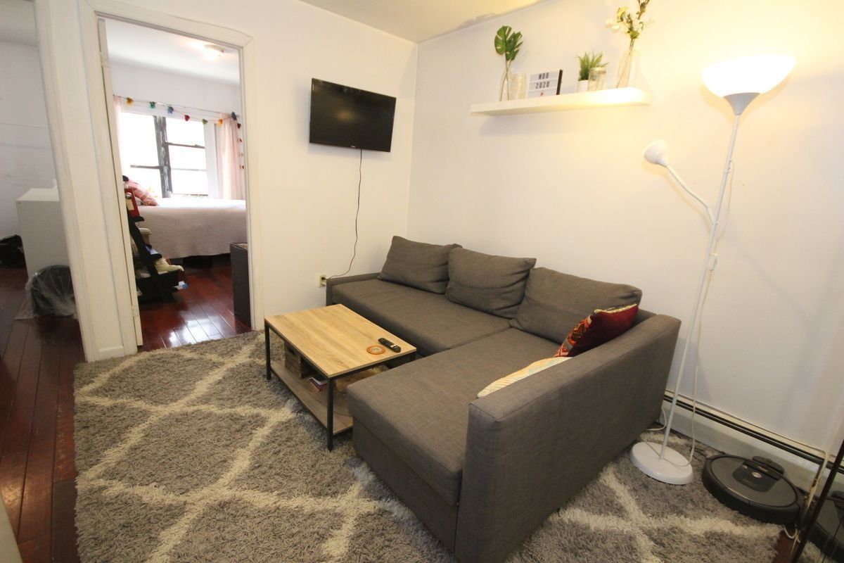 247 East 35th Street, Unit 2 Manhattan, NY 10016 - Photo 2 of 6