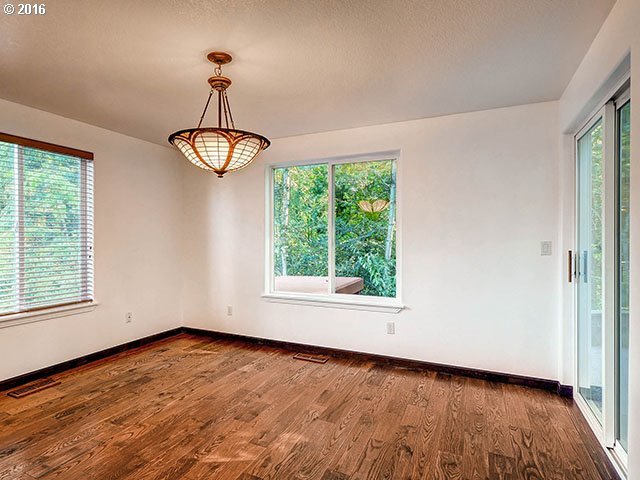 17852 Southwest Bryan Way Beaverton, OR 97007 - Photo 8 of 24 Gallery Image 8