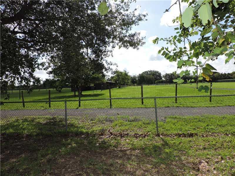 24430 Southwest 157th Avenue Homestead, FL 33031 - Photo 12 of 29