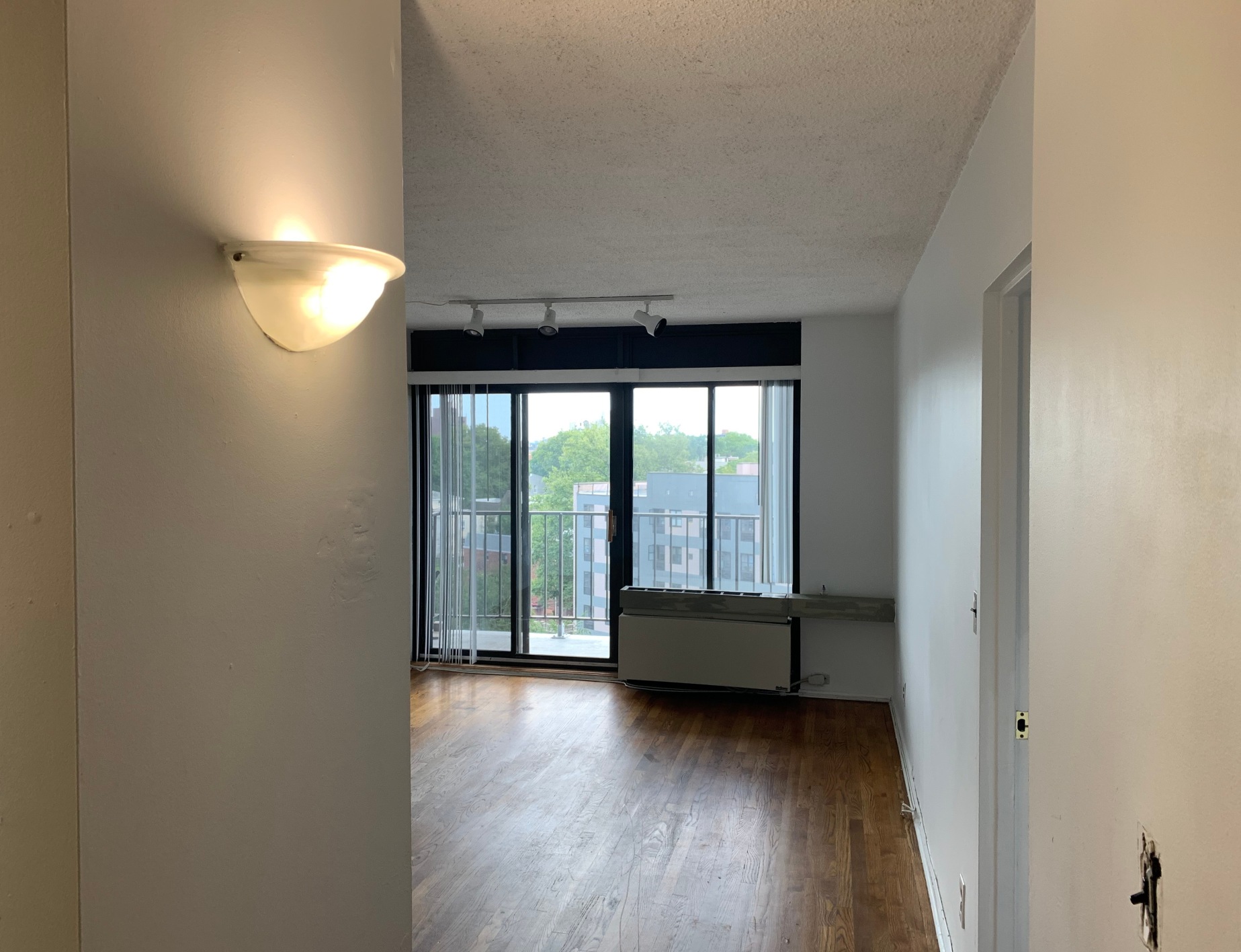 25-40 Shore Boulevard, Unit 8I Queens, NY 11102 - Photo 5 of 15