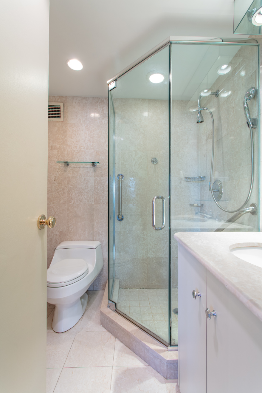 150 East 69th Street, Unit 16Q Manhattan, NY 10021 - Photo 11 of 15