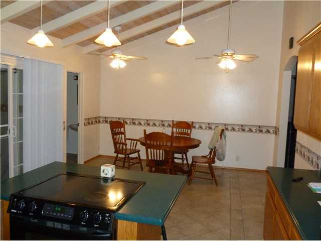 1647 Calavo Road Fallbrook, CA 92028 - Photo 11 of 22 Kitchen Eating Area