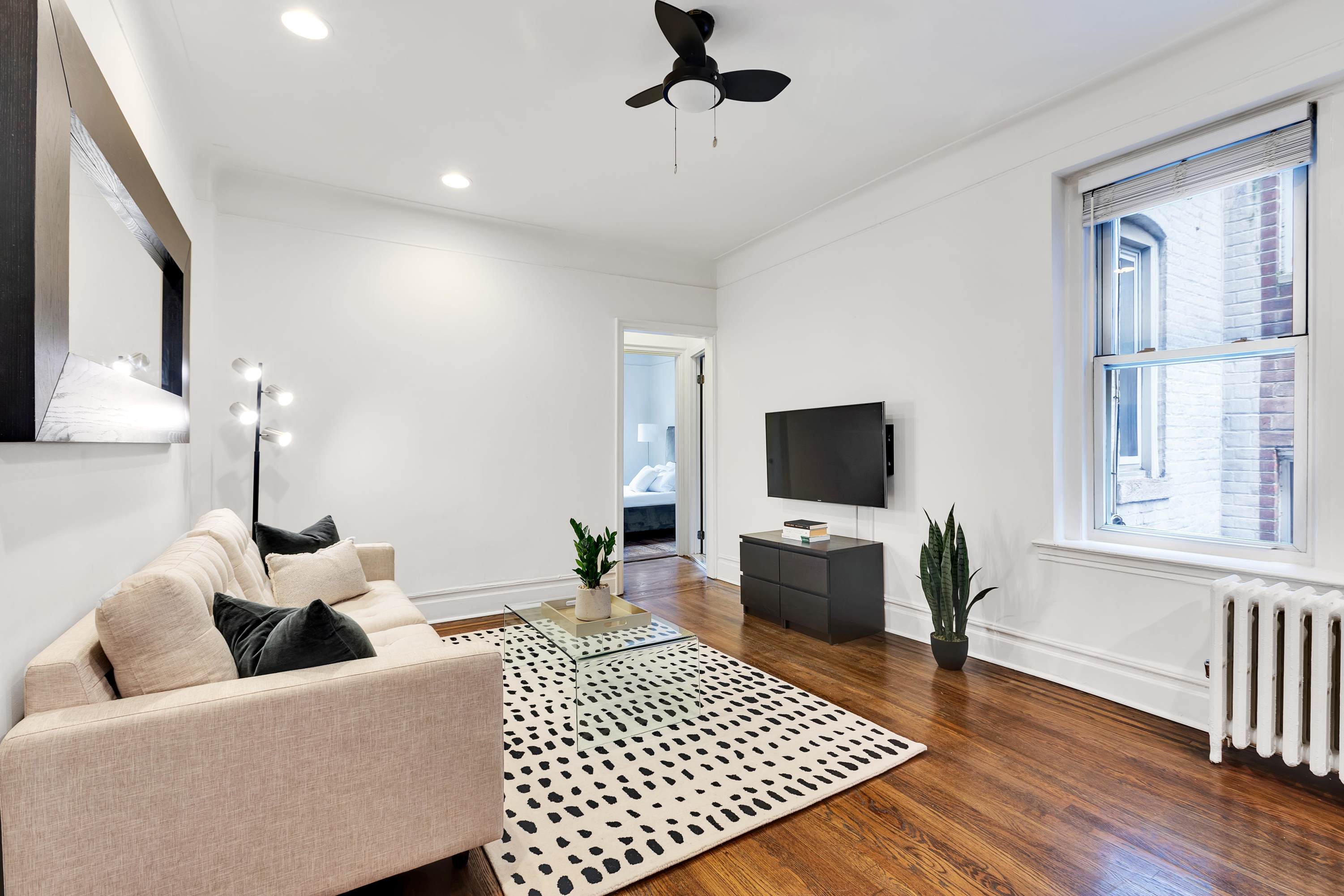 223 East 50th Street, Unit 6B Manhattan, NY 10022 - Photo 3 of 6